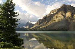 LOL赛事-看到你的关键词，一个绝妙的对比跃然纸上，极致的个人英雄主义与冷静的团队胜利。这本身就是足球魅力的一体两面