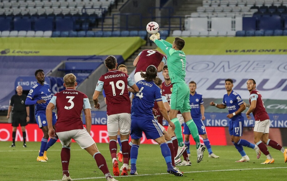 伯恩利逆转巴恩斯利，客场豪取三分的简单介绍