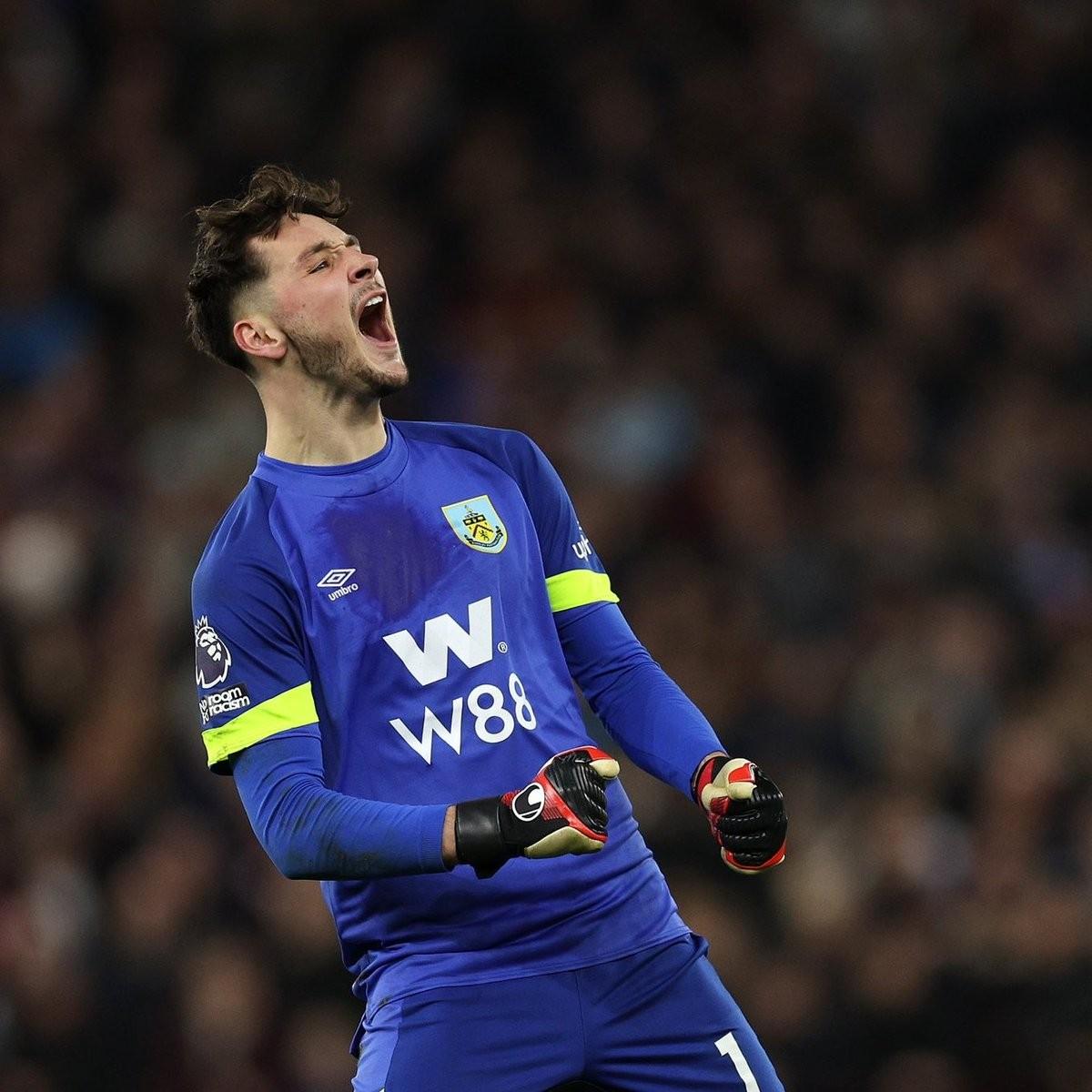 伯恩利逆转巴恩斯利，客场豪取三分的简单介绍