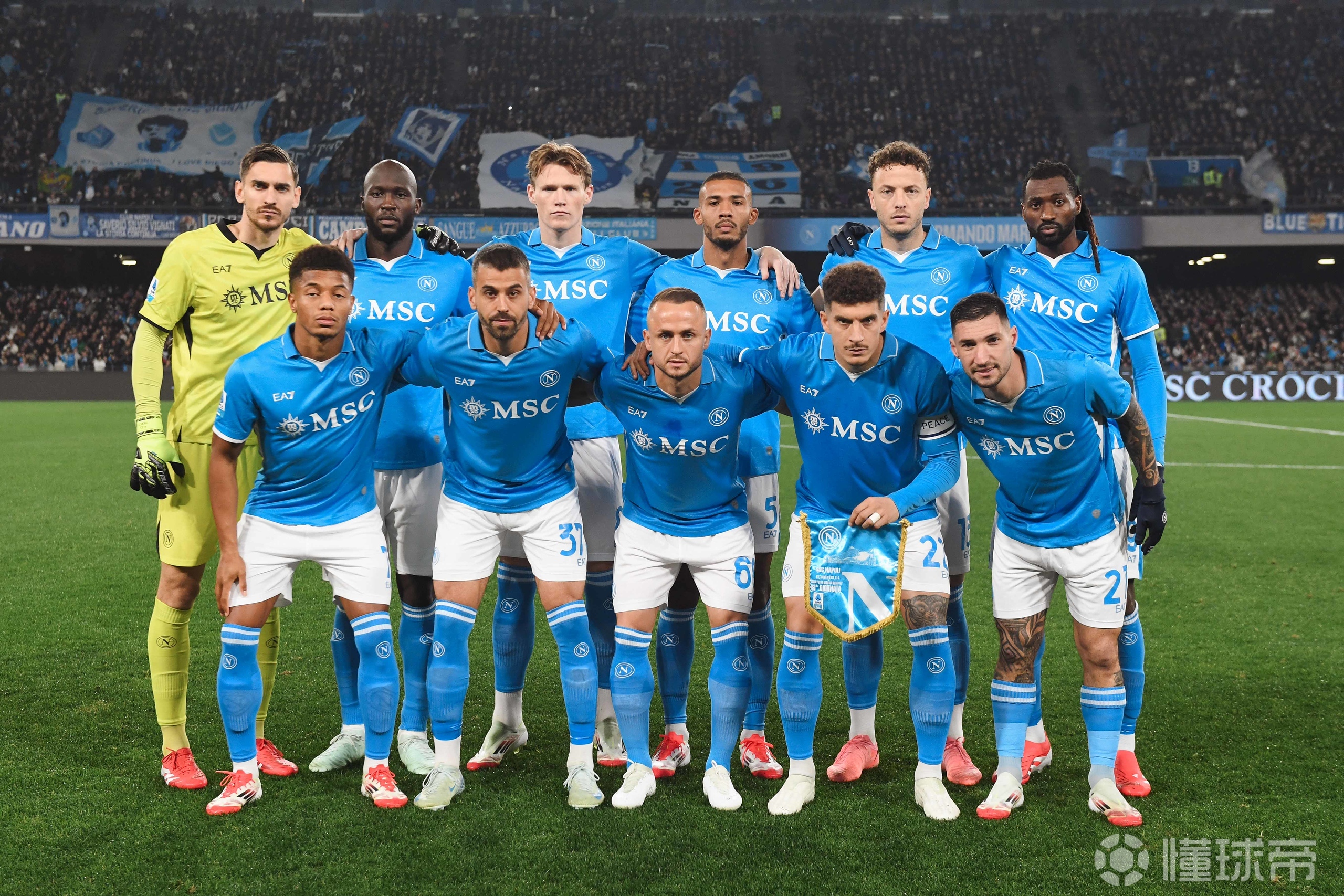 关于亚特兰大客场胜那不勒斯，领先意甲积分榜的信息