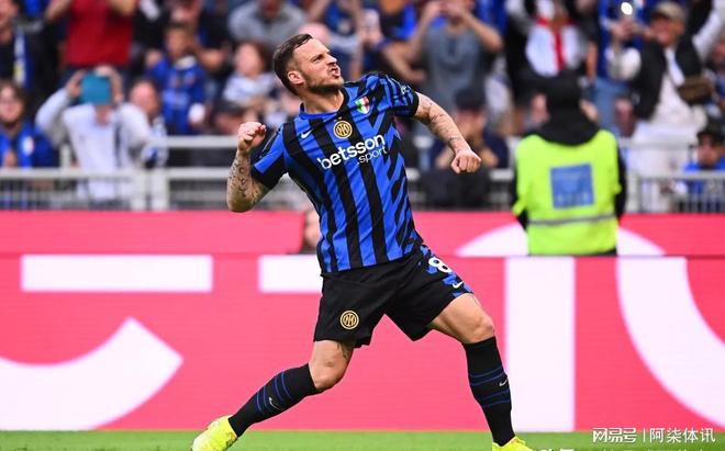 关于亚特兰大客场胜那不勒斯，领先意甲积分榜的信息