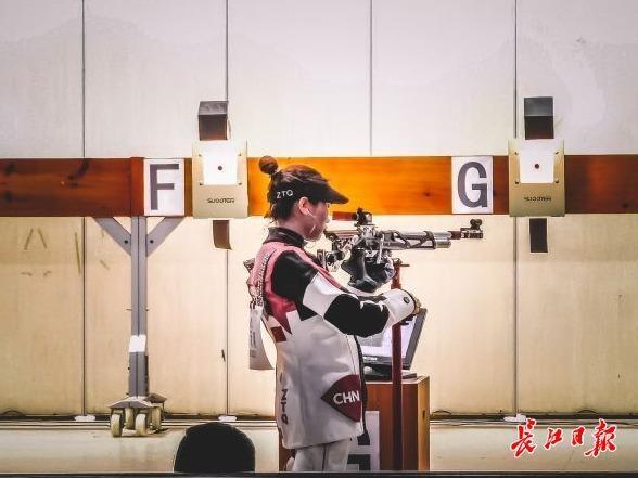 芬兰射击名将稳坐金牌，表现不俗