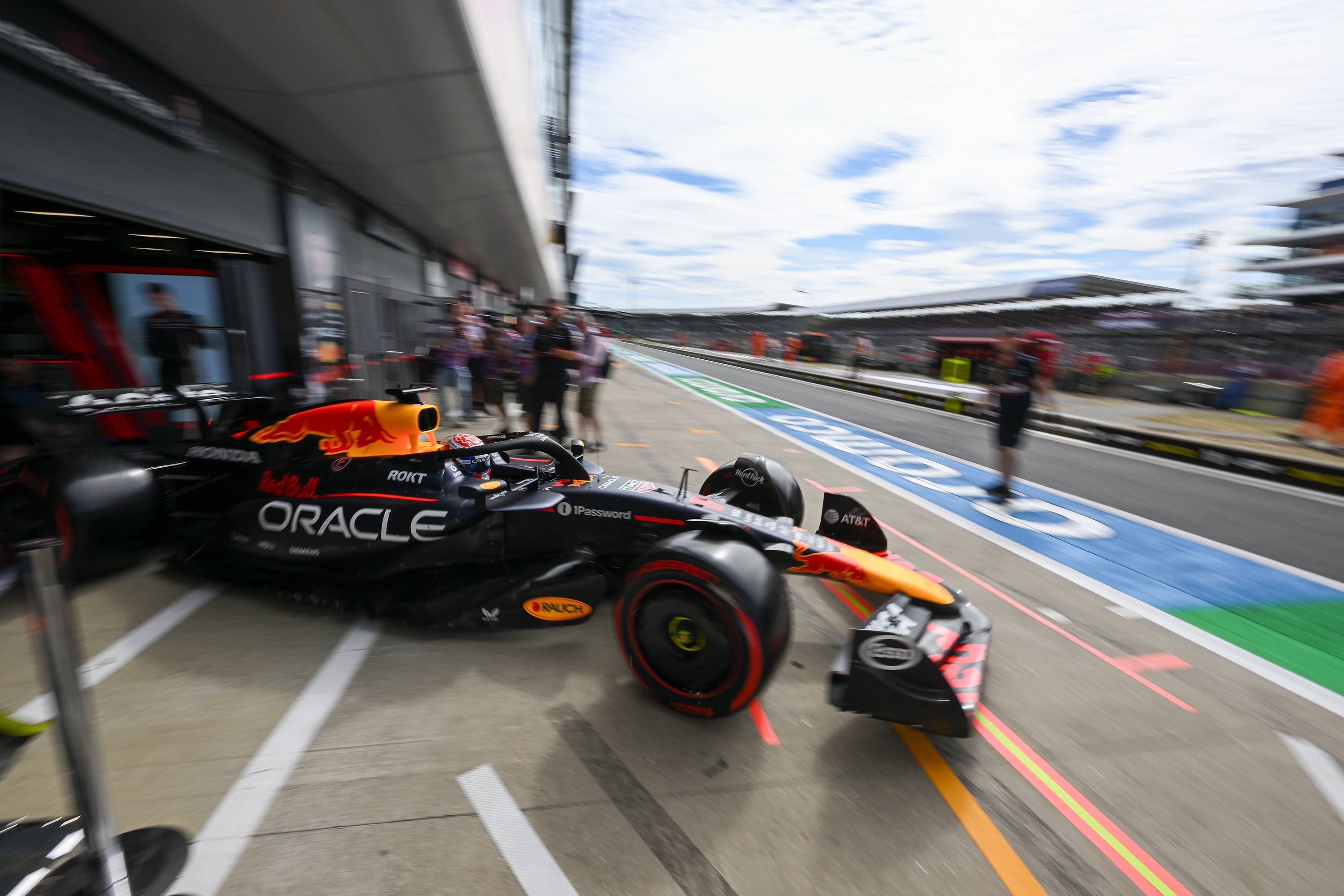 包含阿斯顿马丁逆转哈斯车队，维斯塔潘刷新纪录的词条