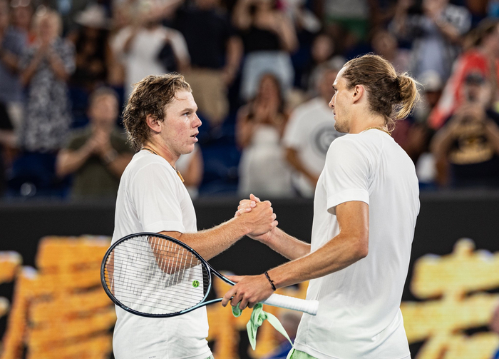 澳网鏖战美网,兹维列夫关键制胜 澳网鏖战美网,兹维列夫关键制胜