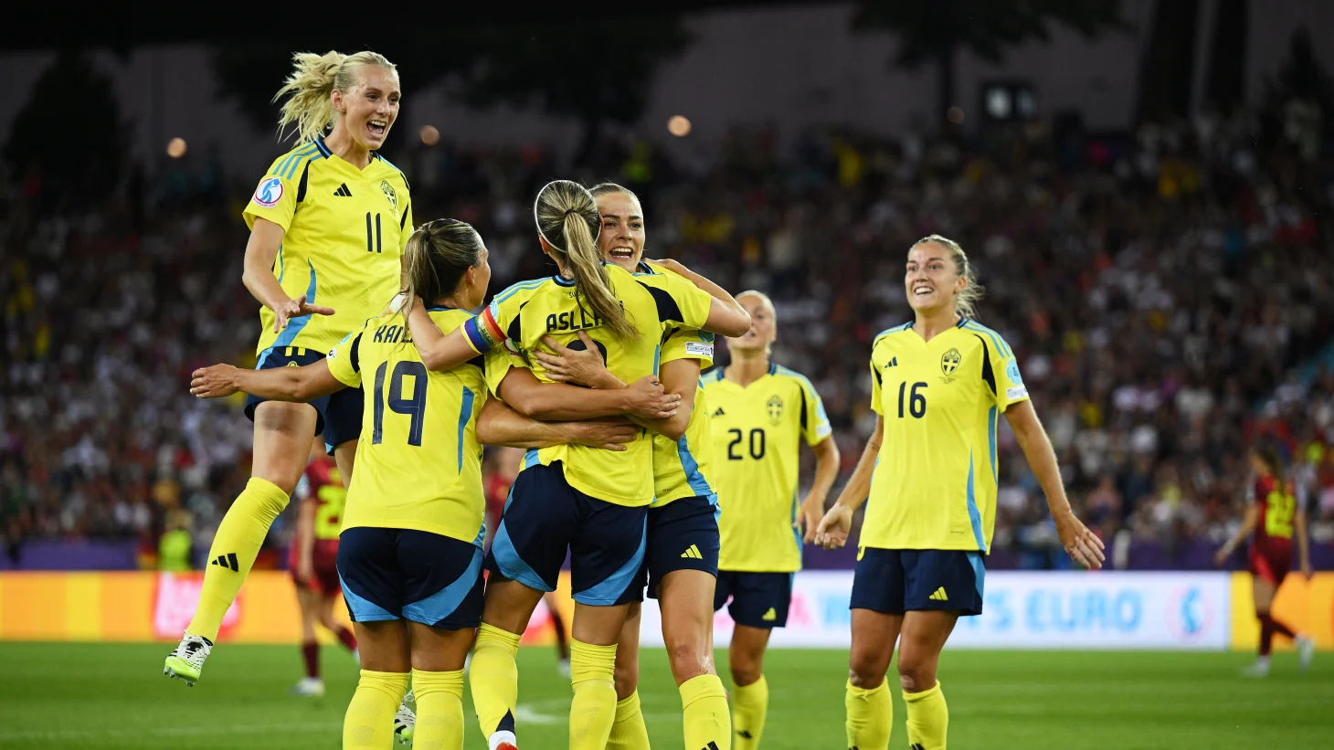 英格兰队逆转瑞典队，许昕惊艳四座