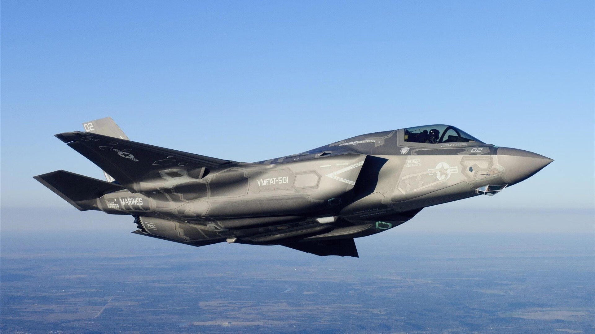 横穿全场的绝响,拉文逆天三分定格唯一之夜